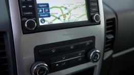 Nissan Titan 2013 - panel sterowania wentylacją i nawiewem