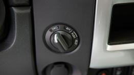 Nissan Titan 2013 - panel sterowania napędem 4x4