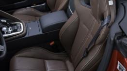 Jaguar F-Type V6S Italian Racing Red - fotel kierowcy, widok z przodu