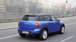 Mini Cooper Countryman ALL4 (2013) - widok z tyłu