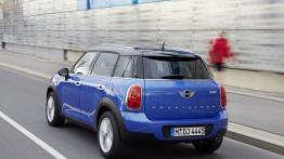 Mini Cooper Countryman ALL4 (2013) - widok z tyłu