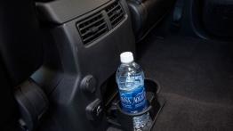 Nissan Titan 2013 - inny element wnętrza z tyłu