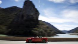 Jaguar F-Type V8S Salsa Red - lewy bok