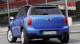 Mini Cooper Countryman ALL4 (2013) - widok z tyłu