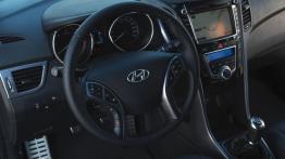 Hyundai i30 II Hatchback 3d (2013) - kokpit