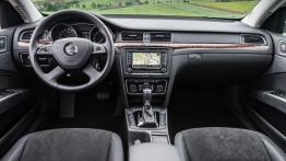 Skoda Superb II Kombi Facelifting (2013) - pełny panel przedni