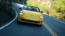 Volkswagen Beetle Cabrio 2013 - widok z przodu