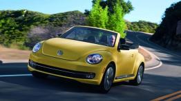 Volkswagen Beetle Cabrio 2013 - widok z przodu