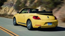 Volkswagen Beetle Cabrio 2013 - widok z tyłu