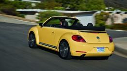 Volkswagen Beetle Cabrio 2013 - widok z tyłu
