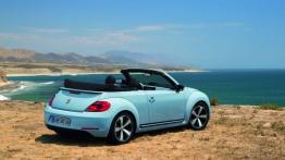 Volkswagen Beetle Cabrio 2013 - widok z tyłu