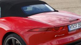 Jaguar F-Type V8S Salsa Red - szyba tylna