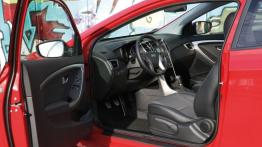 Hyundai i30 II Hatchback 3d (2013) - widok ogólny wnętrza z przodu