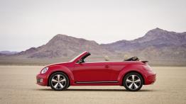 Volkswagen Beetle Cabrio 2013 - lewy bok