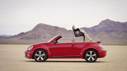 Volkswagen Beetle Cabrio 2013 - lewy bok