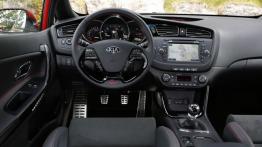 Kia pro_ceed II GT (2013) - kokpit