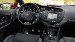 Kia pro_ceed II GT (2013) - kokpit