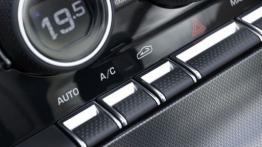 Jaguar F-Type V8S Salsa Red - panel sterowania wentylacją i nawiewem