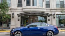 Cadillac ATS Coupe (2015) - lewy bok