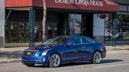 Cadillac ATS Coupe (2015) - lewy bok