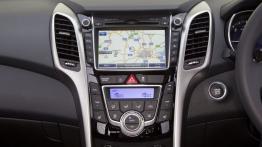 Hyundai i30 II kombi - konsola środkowa