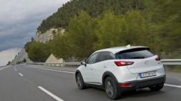 Mazda CX-3 SKYACTIV-G (2015) - widok z tyłu