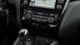Nissan Qashqai II dCi (2014) - konsola środkowa