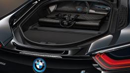 BMW i8 (2014) - bagażnik