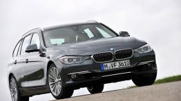 BMW 328i Touring (F31) - widok z przodu