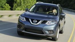 Nissan Rogue 2014 - widok z przodu