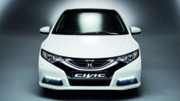 Honda Civic IX Hatchback 2014 - widok z przodu