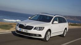 Skoda Superb II Combi Facelifting Laurin & Klement (2014) - widok z przodu