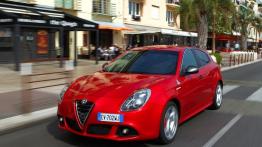 Alfa Romeo Giulietta Quadrifoglio Verde 2014 - widok z przodu