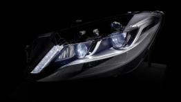 Mercedes klasy S W222 (2014) - przekrój reflektora włączonego