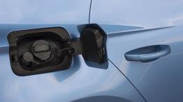 Seat Leon III Hatchback TGI (2014) - wlew paliwa