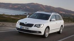Skoda Superb II Combi Facelifting Laurin & Klement (2014) - widok z przodu