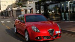 Alfa Romeo Giulietta Quadrifoglio Verde 2014 - widok z przodu