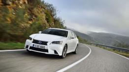 Lexus GS IV 300h F-Sport (2014) - widok z przodu