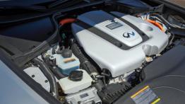 Infiniti Q70 (2014) - silnik