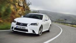 Lexus GS IV 300h F-Sport (2014) - widok z przodu