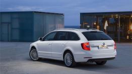 Skoda Superb II Combi Facelifting Laurin & Klement (2014) - lewy bok