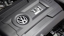 Volkswagen Golf VII R 5d (2014) - silnik