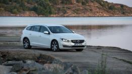 Volvo V60 Plug-In Hybrid Facelifting (2014) - widok z przodu
