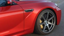 BMW M6 Coupe F12 Competition Package (2014) - prawe przednie nadkole