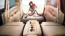 Honda Odyssey Touring Elite (2014) - tylna kanapa złożona, widok z boku
