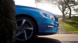 Volvo V60 Plug-In Hybrid Facelifting R-Design (2014) - bok - inne ujęcie