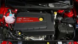 Alfa Romeo Giulietta Quadrifoglio Verde 2014 - silnik