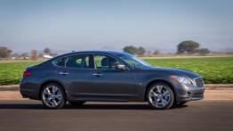 Infiniti Q70 (2014) - prawy bok