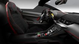 Lamborghini Veneno Roadster (2014) - widok ogólny wnętrza z przodu