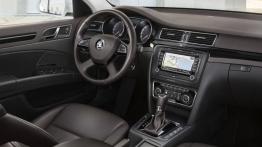 Skoda Superb II Combi Facelifting Laurin & Klement (2014) - kokpit